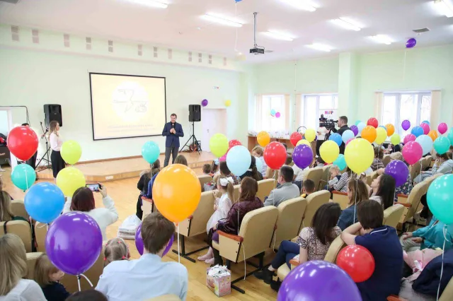 Владимир Волков принял участие в празднике маленького ребенка