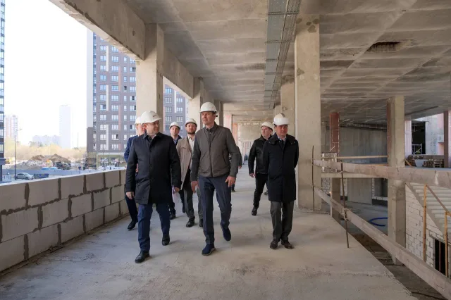 Владимир Волков проверил строительство новой школы на 1,5 тысячи мест Люберцах
