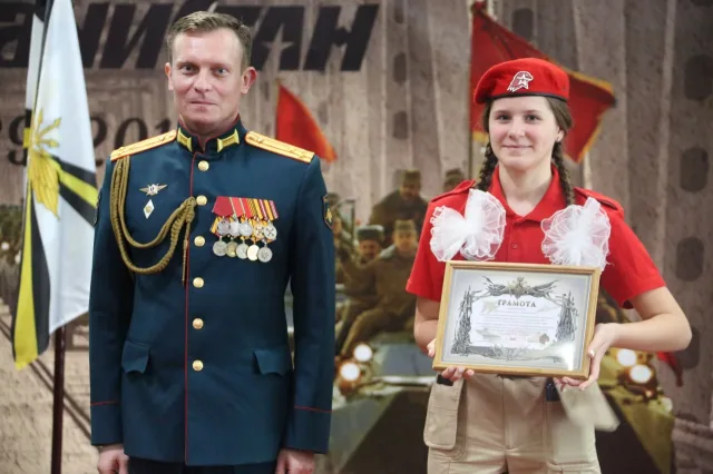 Юнармейцам двух отрядов Люберец вручили грамоты ГУ связи ВС Российской Федерации