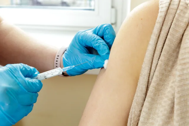 Врачи Люберец напомнили жителям о важности вакцинации от кори