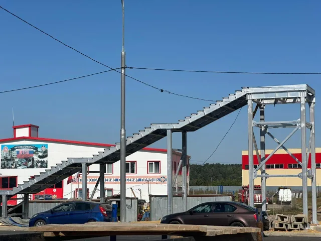 Надземный пешеходный переход через М5 «Урал» в поселке Люберец достроят до октября